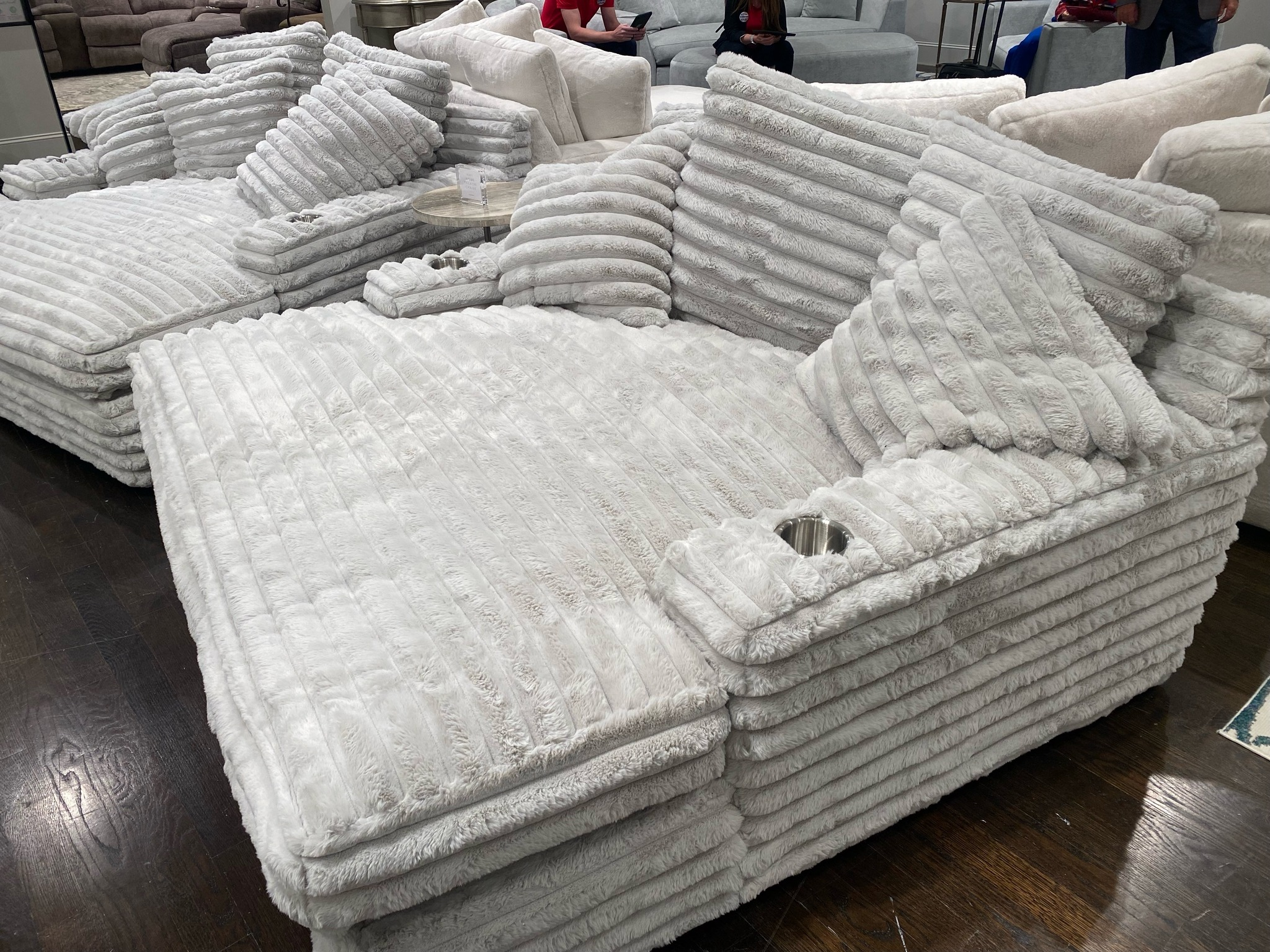 𝗟𝗶𝗺𝗶𝘁𝗲𝗱 𝗧𝗶𝗺𝗲 𝗢𝗳𝗳𝗲𝗿💖- Nestle Chaise Lounge With Dual Cupholders And Charging Ports